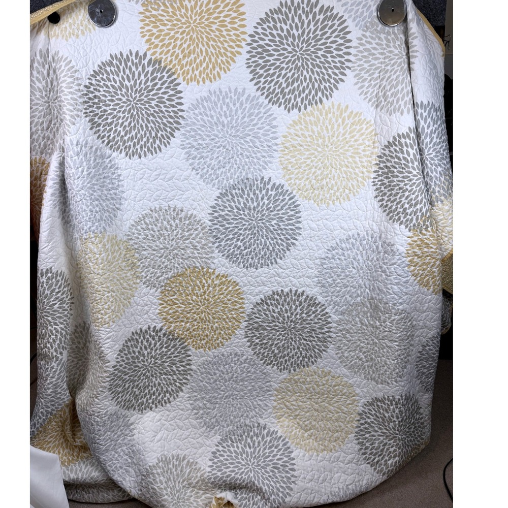 Yellow Grey White Floral Burst Reversible Quilt Coverlet Bedspread 87x94 Cotton